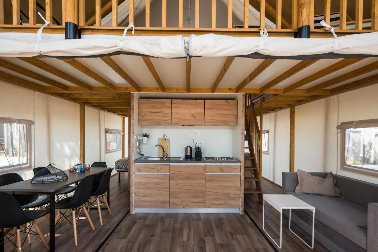 Falkensteiner Premium Mobile Homes And Camping Ζαντάρ 5*,