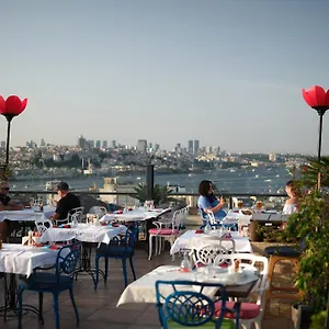 Raymond Old 4*, Estambul Turquía